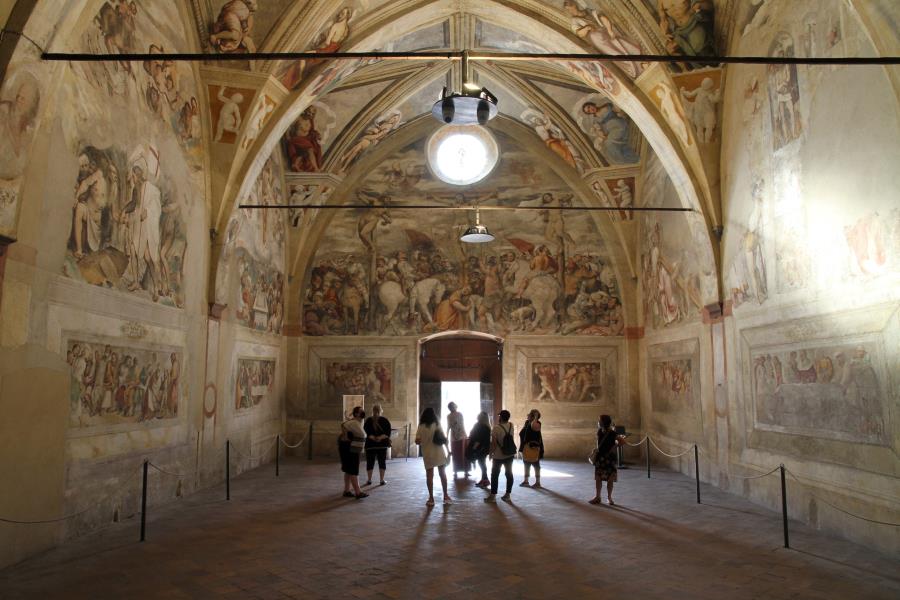 Pisogne chiesa di santa Maria della Neve con gli spettacolari affreschi di Romanino (XVI secolo)